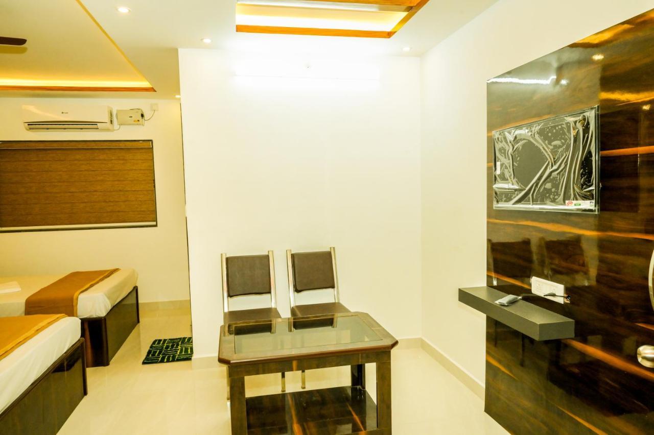 Hotel S S Residency Padubidri Esterno foto
