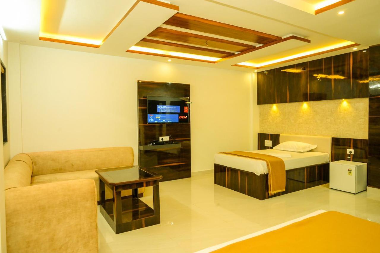 Hotel S S Residency Padubidri Esterno foto