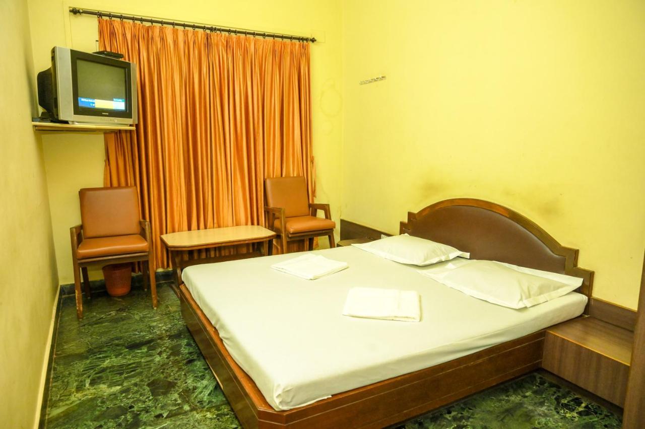 Hotel S S Residency Padubidri Esterno foto