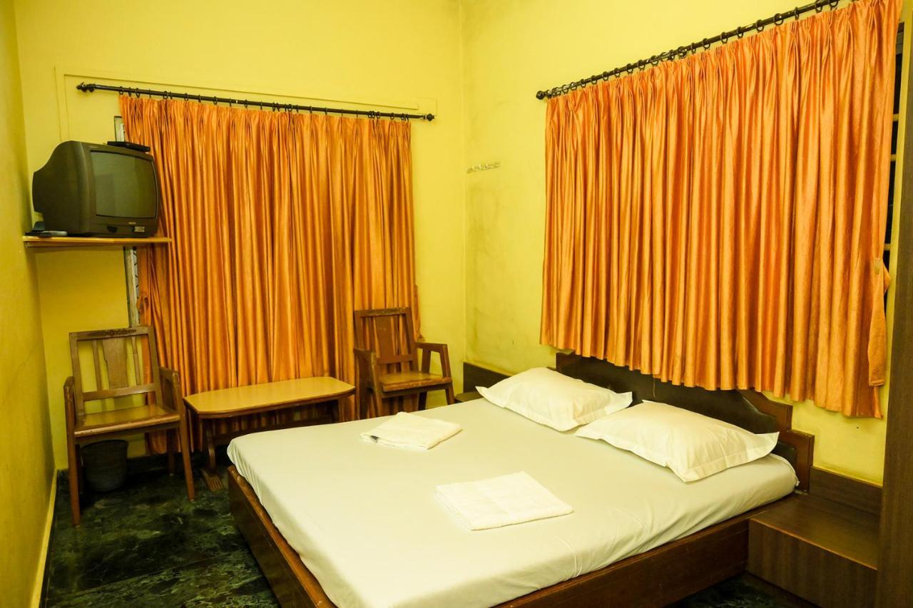 Hotel S S Residency Padubidri Esterno foto